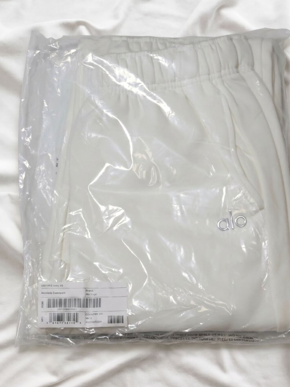 Size XS | Alo Yoga Accolade Sweatpant Ivory White